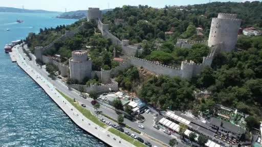 İBB’nin yürüttüğü Rumeli Hisarı restorasyonu 6 yıldır bitmedi: İşleri azalan çevre esnafı çileden çıktı