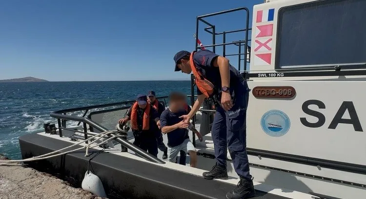 Bozcaada açıklarında gemide rahatsızlanan personelin tıbbi tahliyesi gerçekleştirildi