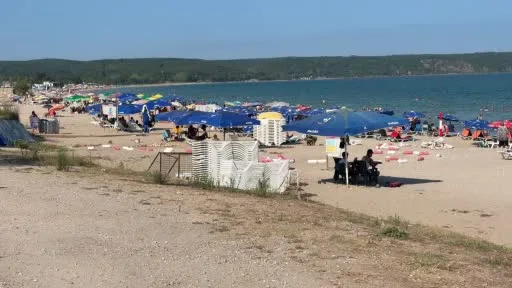 Kırklareli’de sıcaktan bunalanlar plaja akın etti