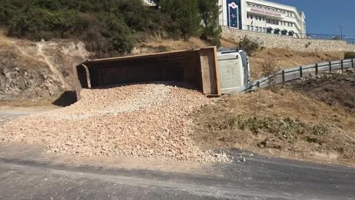 Şoförün manevrası faciayı engelledi