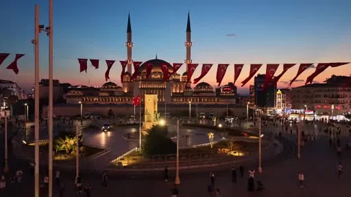 İstanbul’da Mevlid Kandili dualarla idrak edildi