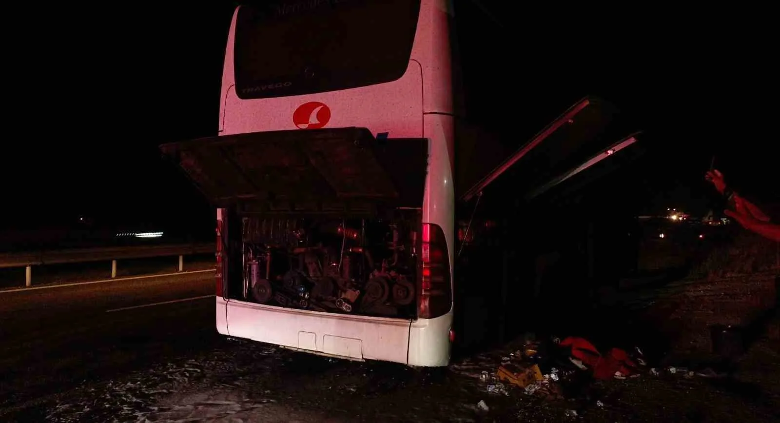 Bilecik’te seyir halindeki yolcu otobüsü alevlere teslim oldu: 1 yaralı