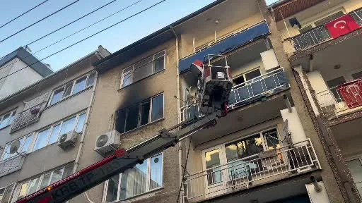 Bursa’da korkutan yangın...Mahalleli sokağa döküldü