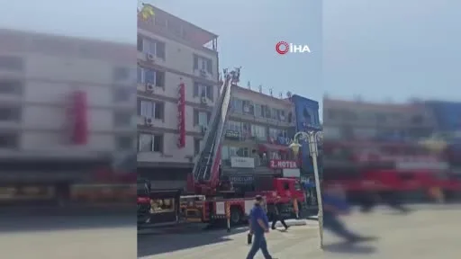 Gemlik’de pasajın çatısında yangın paniği