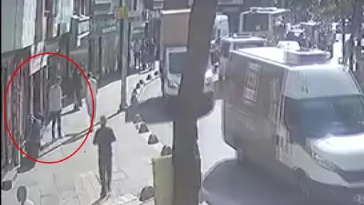 Gaziosmanpaşa’da eski sevgili dehşeti kamerada