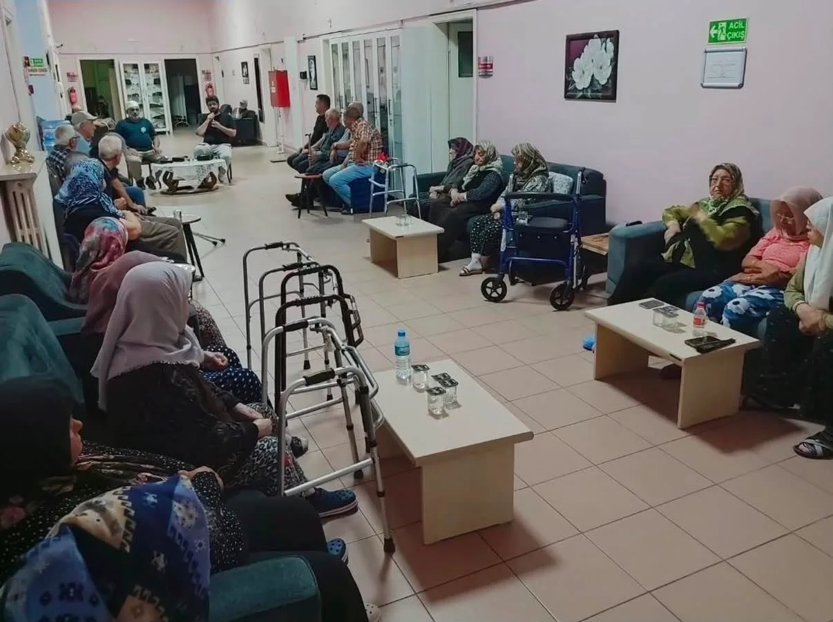 Kırklareli’nde huzurevi sakinleri Mevlit Kandili’nde bir araya geldi