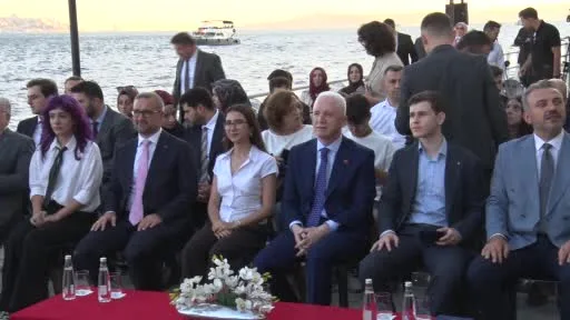 YKS birincilerine Togg marka otomobil hediye edildi
