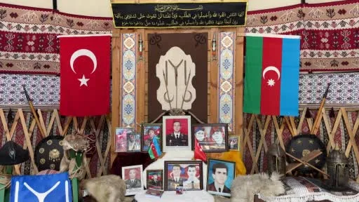 Kendi kurduğu otağında Malazgirt Zaferi’nin 955. yıl dönümünü kutladı
