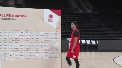 Cedi Osman: "Kendi taraftarımızın önünde çok önemli bir maça çıkıp galibiyetlerimizle devam etmek istiyoruz"