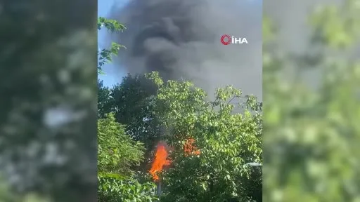 Zeytinburnu’nda trafo alevlere teslim oldu