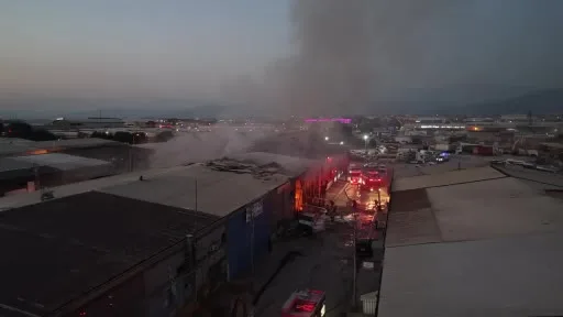İnegöl’de mühürlü boya imalathanesinde yangın: 3 iş yeri zarar gördü