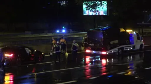 Üsküdar’da üç aracın karıştığı zincirleme trafik kazasında 4 kişi yaralandı.