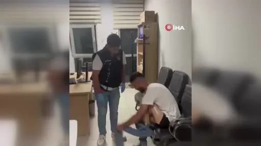 Protez bacağından uyuşturucu çıktı: 830 gram metamfetamin ele geçirildi