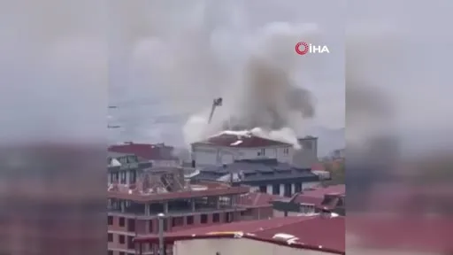 Avcılar’da çatı yangını