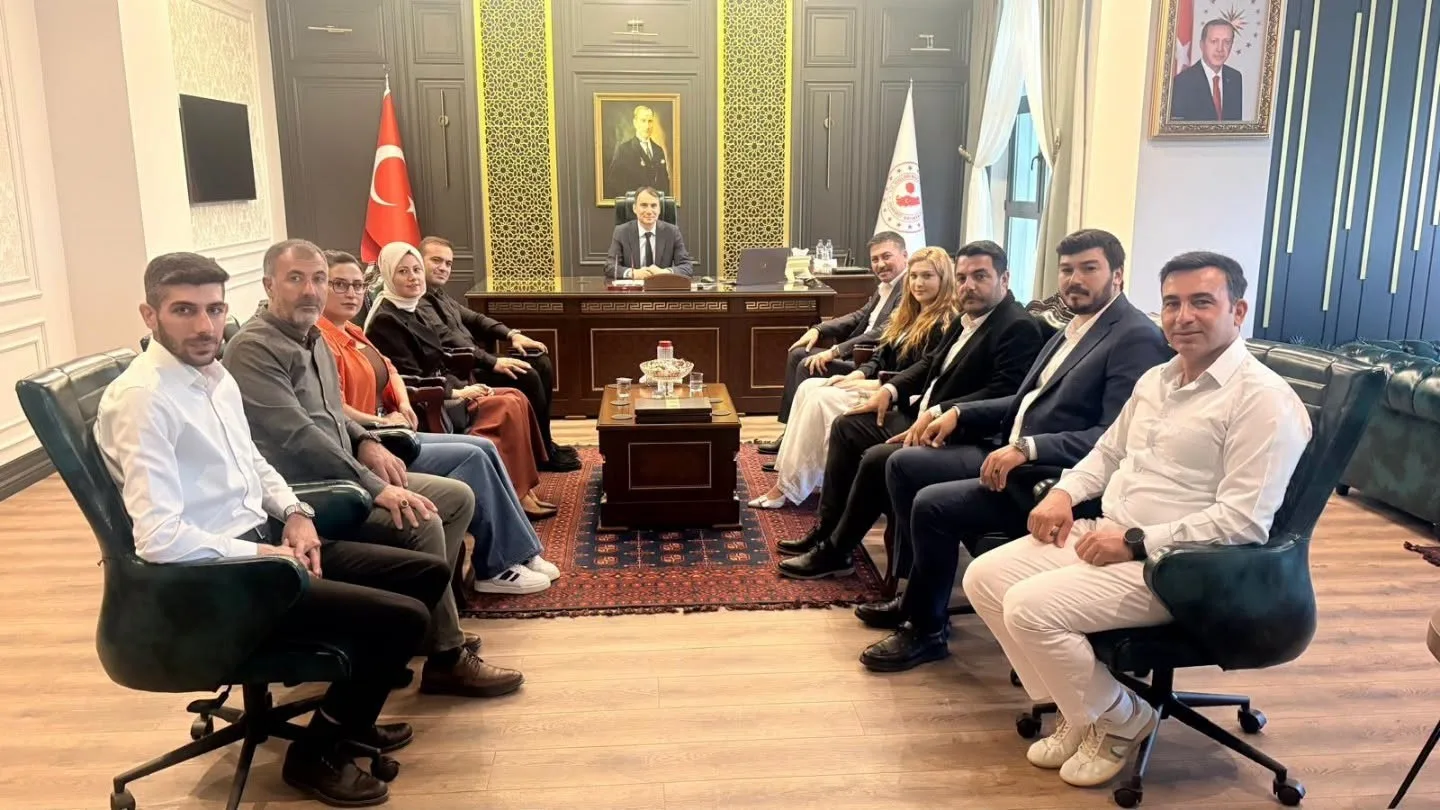 AK Parti Edremit İlçe Teşkilatı’ndan Kaymakam Engin’e ziyaret