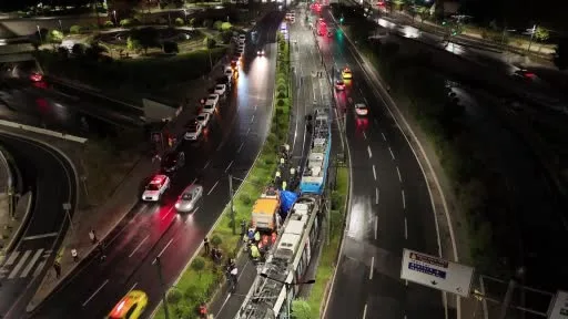 Zeytinburnu’nda iki tramvayın çarpıştığı kaza yeri havadan görüntülendi