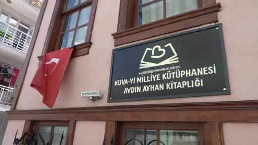 Balıkesir’in ilk milletvekilleri önce yemin etti sonra resmi izinle cepheye gitti