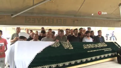 Zeytinburnu’ndaki İETT otobüs kazasında hayatını kaybeden kadın son yolculuğuna uğurlandı