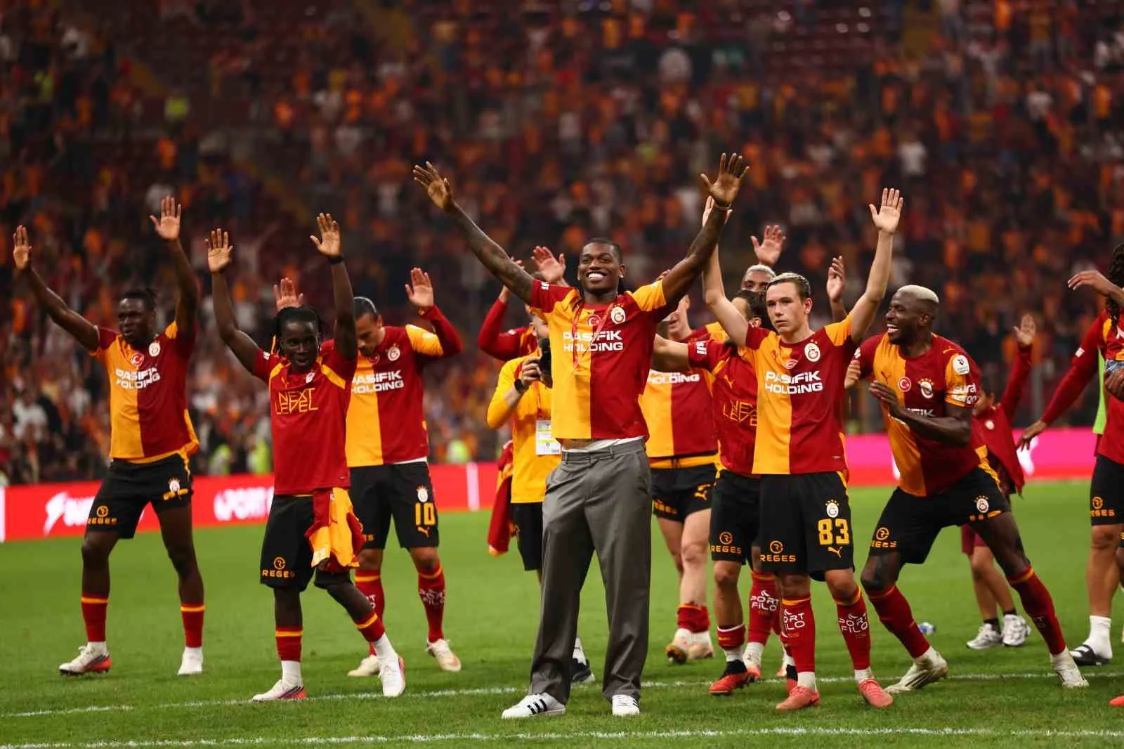Galatasaray’da galibiyet üçlüsü Rafael Leao ve Aleksey Batrakov’dan