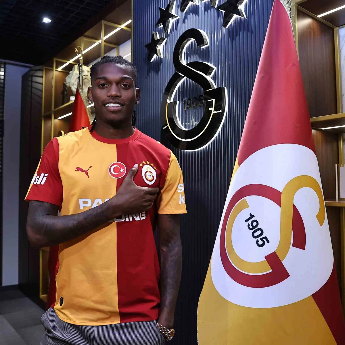 Galatasaray, Leao ile 4 yıllık sözleşme imzaladı