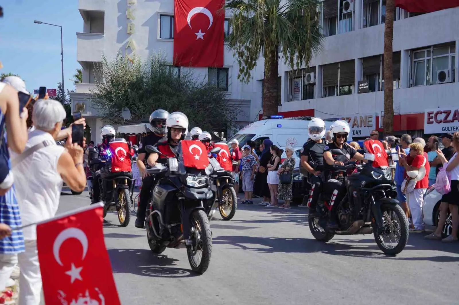 Ayvalık’ta "Zafer" coşkusu
