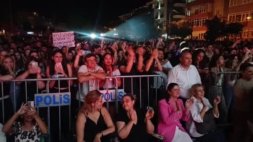 Edirne’de 30 Ağustos coşkusu Göksel konseriyle taçlandı