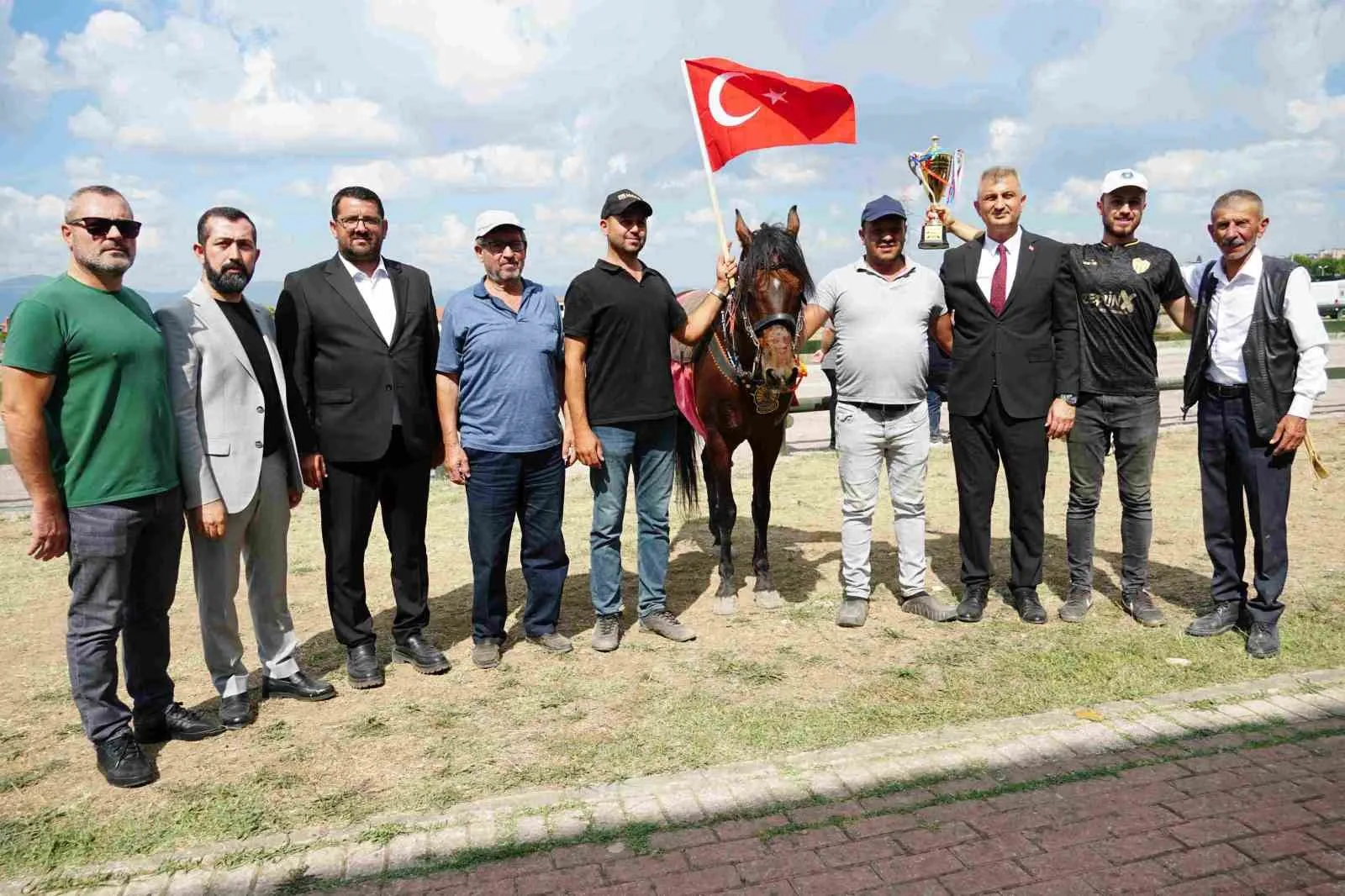 Rahvan at koşusunda altın kemer sahibini buldu