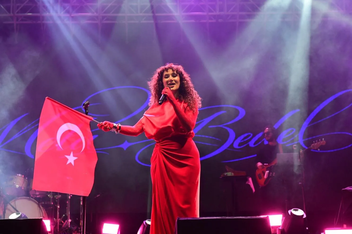 Kestel Belediyesi’nin 30 Ağustos kutlamalarında Mela Bedel rüzgârı