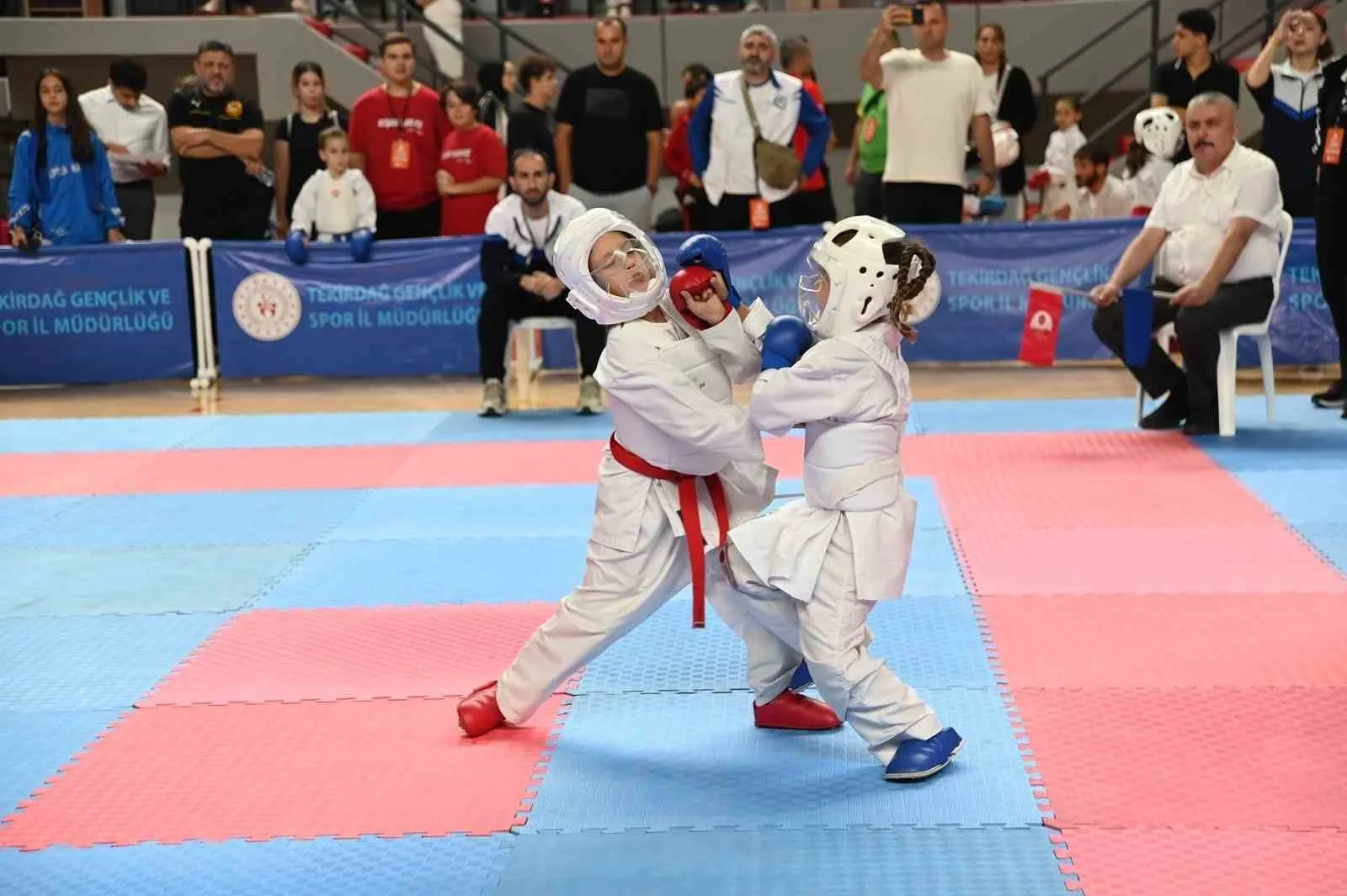 Asya’nın hayalleri yüzlerce çocuğun mücadelesine emanet