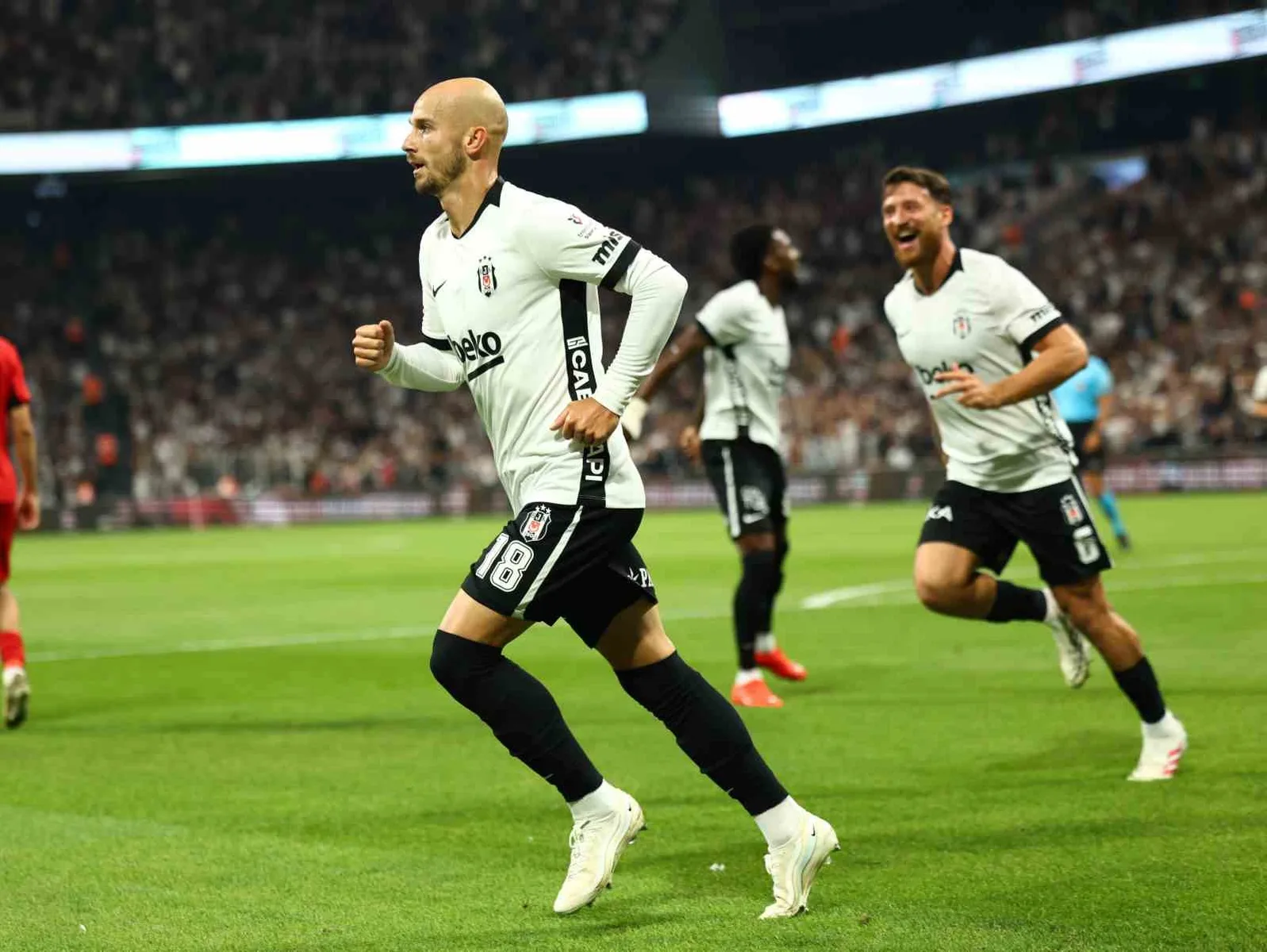Cerny gollerine devam ediyor
