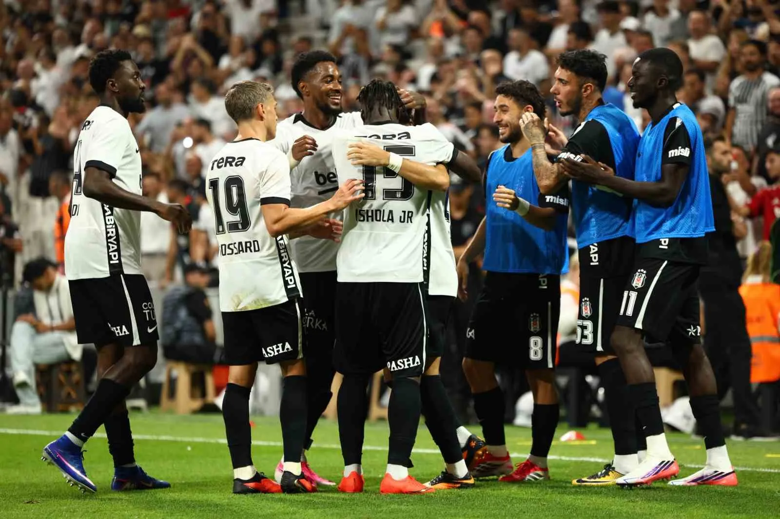 Kartal, evinde 2’de 2 yaptı