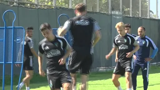 Florian Aye: "Takım ruhuyla hareket edip gol arayışında olan Florian göreceksiniz"