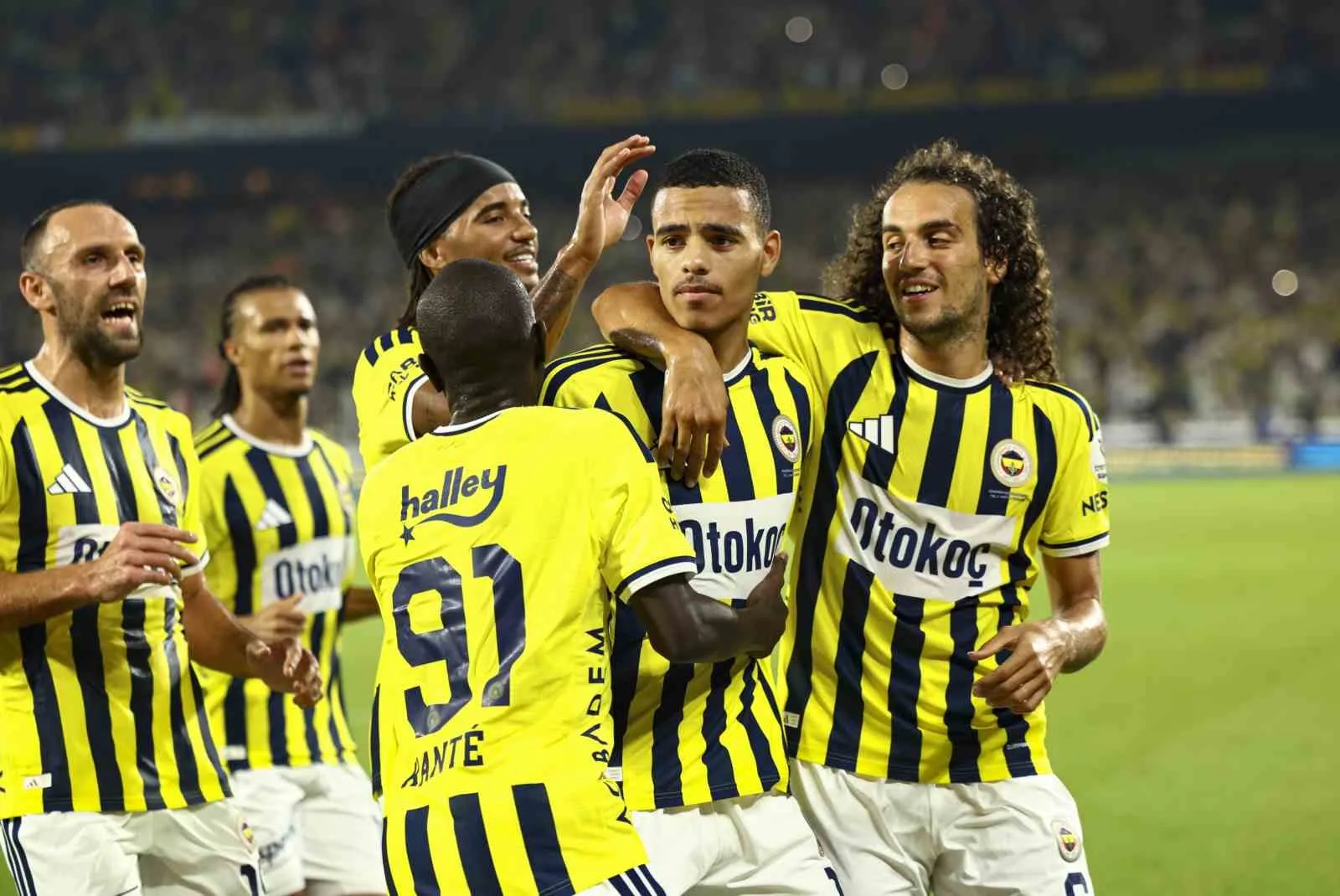 Fenerbahçe’de 4 futbolcu ilk kez derbi heyecanı yaşayacak