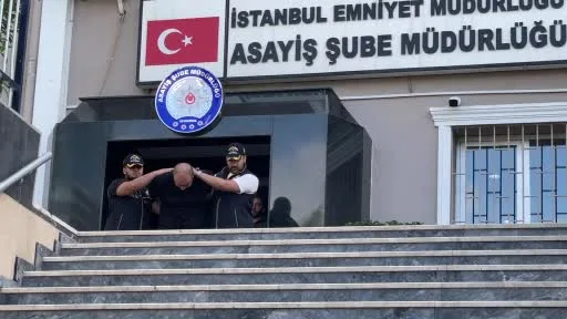 Kadıköy’de "kredi puanını yükseltme" vaadiyle 779 bin 900 liralık dolandırıcılık: 2 şüpheli tutuklandı