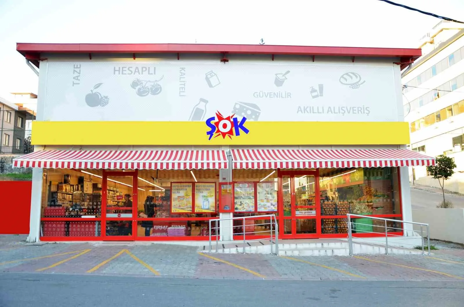 Pestisit analizinden geçen Rio domatesler ŞOK Marketler raflarında