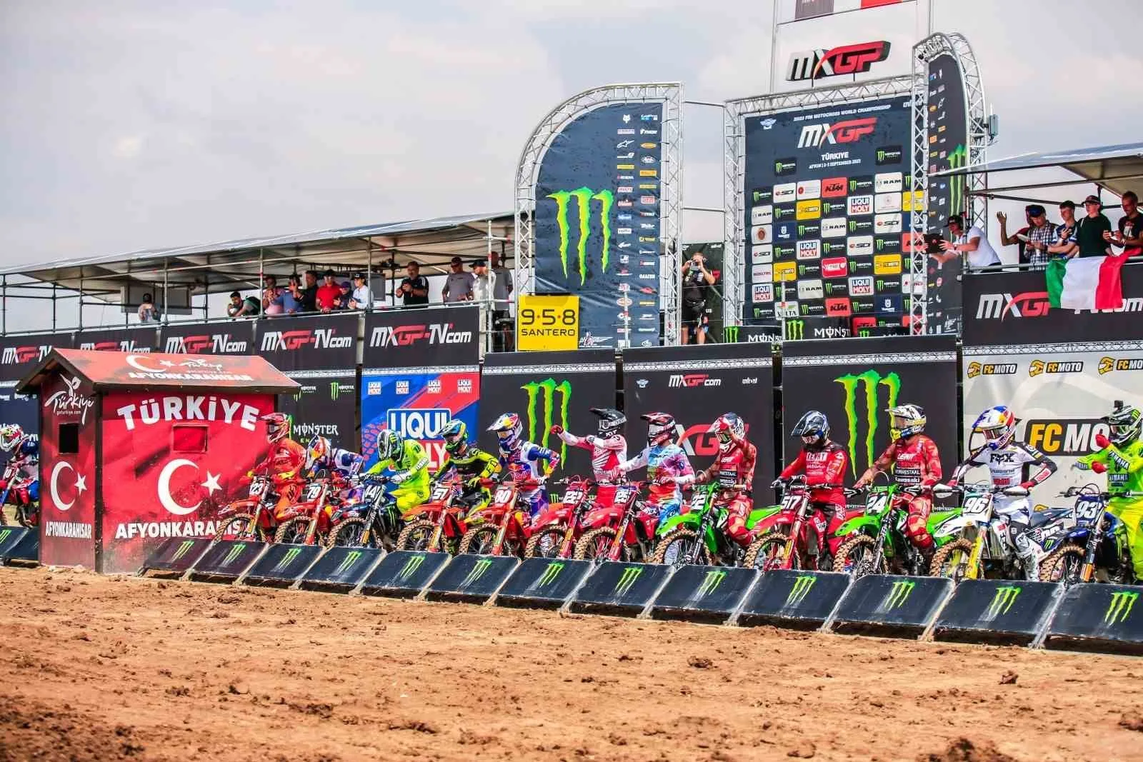 Motokrosun yıldızları, 9. kez Afyonkarahisar’da piste çıkıyor