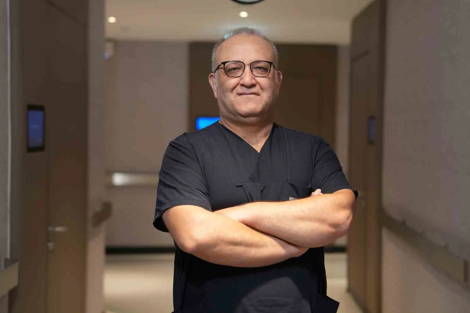 Kuşak gibi sırta vuran karın ağrısına dikkat: Pankreatit olabilir