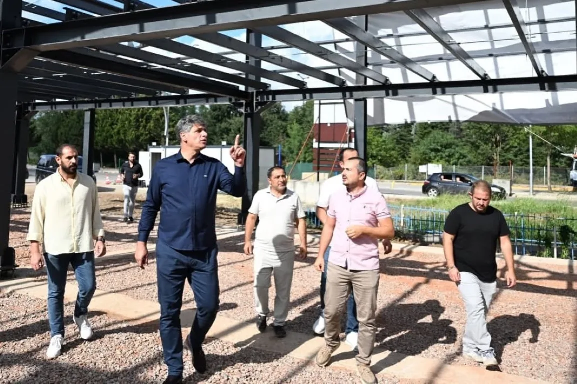 Kartepe’de Ataevler Kent Çarşısı yükseliyor
