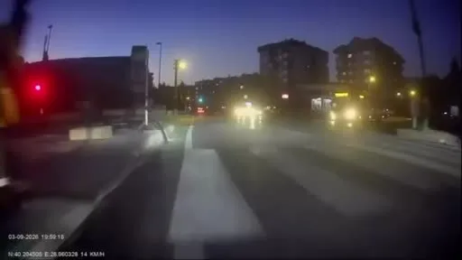 Kırmızı ışıkta geçen otobüs şoförünün ehliyetine el konuldu