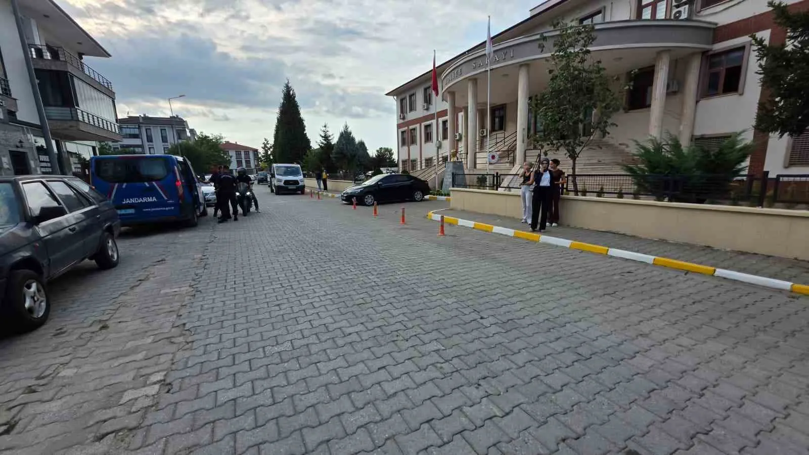 Sakarya’da tartıştığı eşini bıçaklayan şahıs tutuklandı