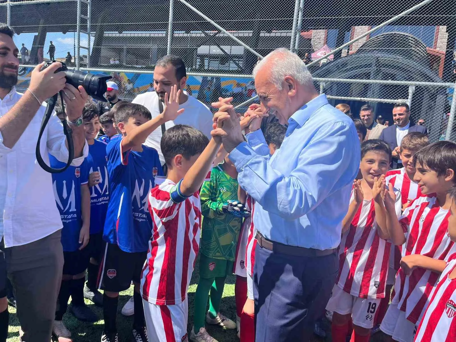 Ümraniye’de minik kramponlar, Zafer Kupası için ter döktü