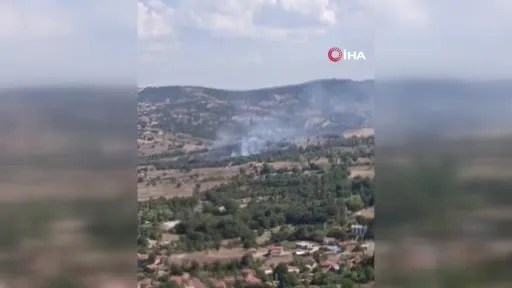 Helikopterler peşpeşe havalandı, yangın kontrol altına alındı