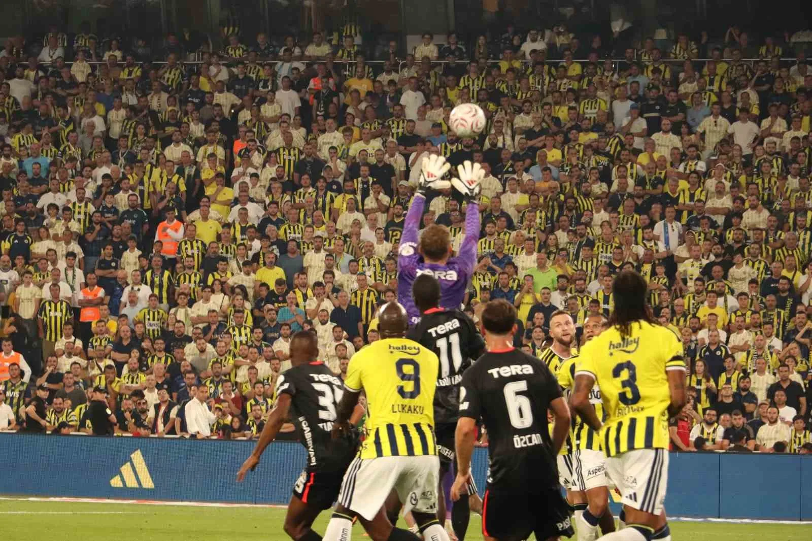 Fenerbahçe 4. haftada 2. yenilgisini aldı