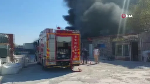 Edremit Yolören’de korkutan yangın: 5 iş yeri zarar gördü