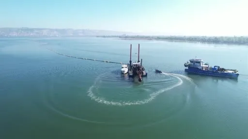 Körfez’in dibinden 160 bin kamyon dolusu çamur çıkarıldı