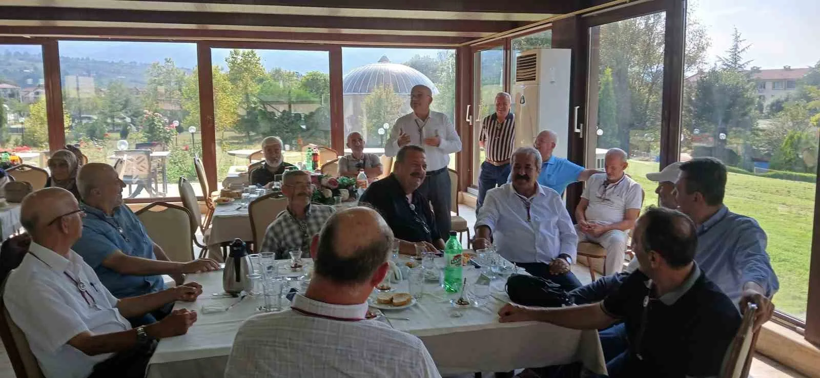 50 yıl önce okul sırasında başlayan dostluklarını tazelediler