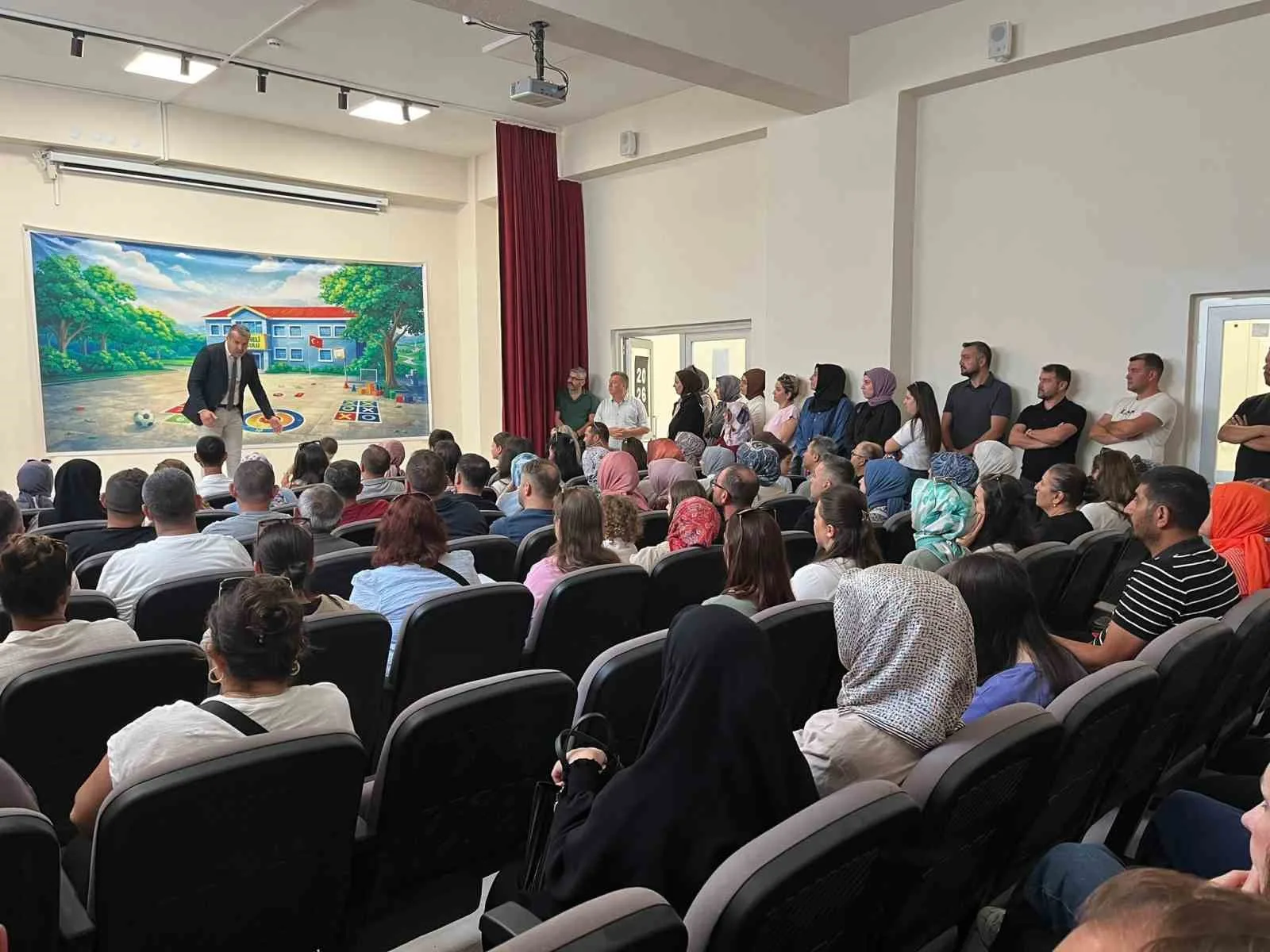 Uyum sürecinde sıraları bu kez öğrenciler değil veliler doldurdu