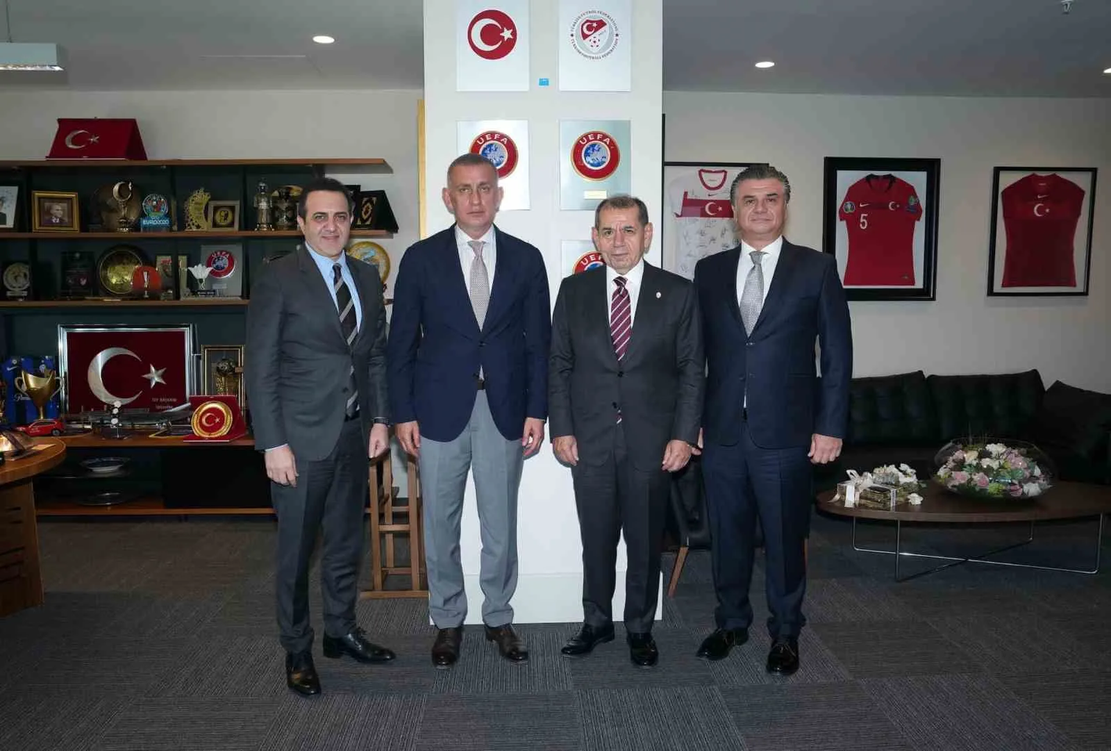 Dursun Özbek’ten TFF Başkanı Hacıosmanoğlu’na ziyaret
