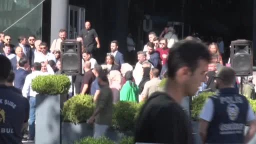 AK Parti’den Üsküdar Belediyesi’ne "hizmetsizlik" protestosu