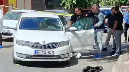 Sancaktepe’de seyir halindeki otomobile silahlı saldırı: 1 ölü